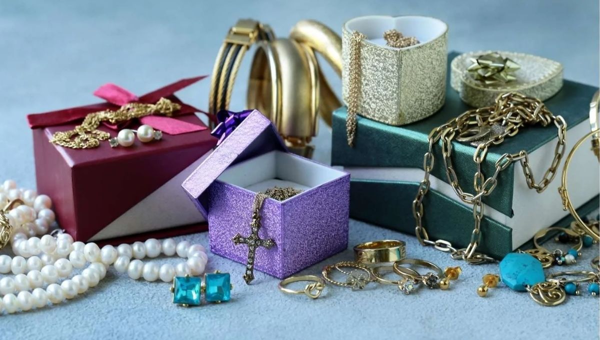 The Spiritual Meaning of Jewelry Falling Off