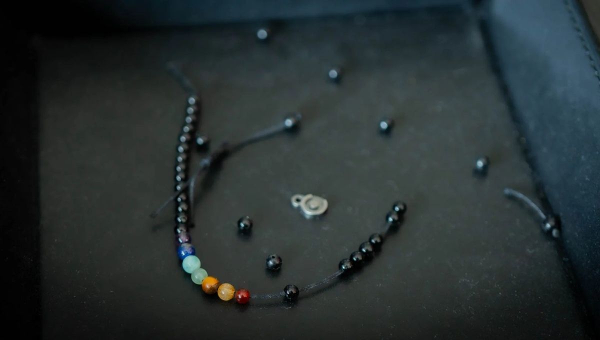 Spiritual Meaning of a Broken Necklace Around the World