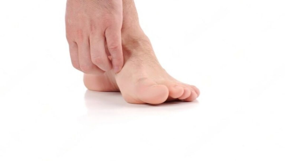 Spiritual and Superstitious Meanings of an Itchy Left Foot