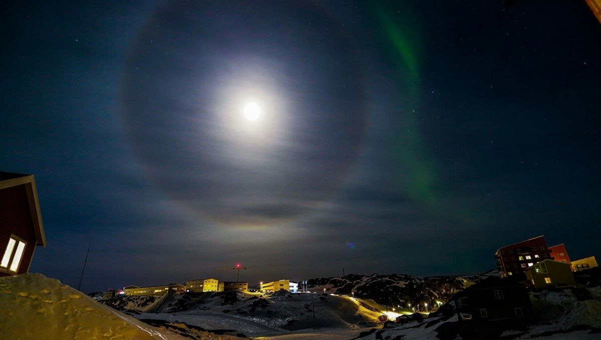 What Causes a Ring Around the Moon?