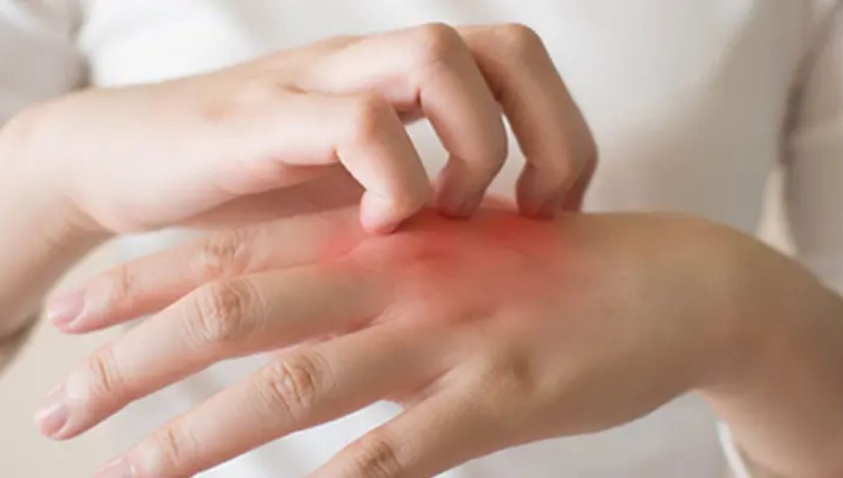 Itchy Left Pointer Finger: Spiritual Significance