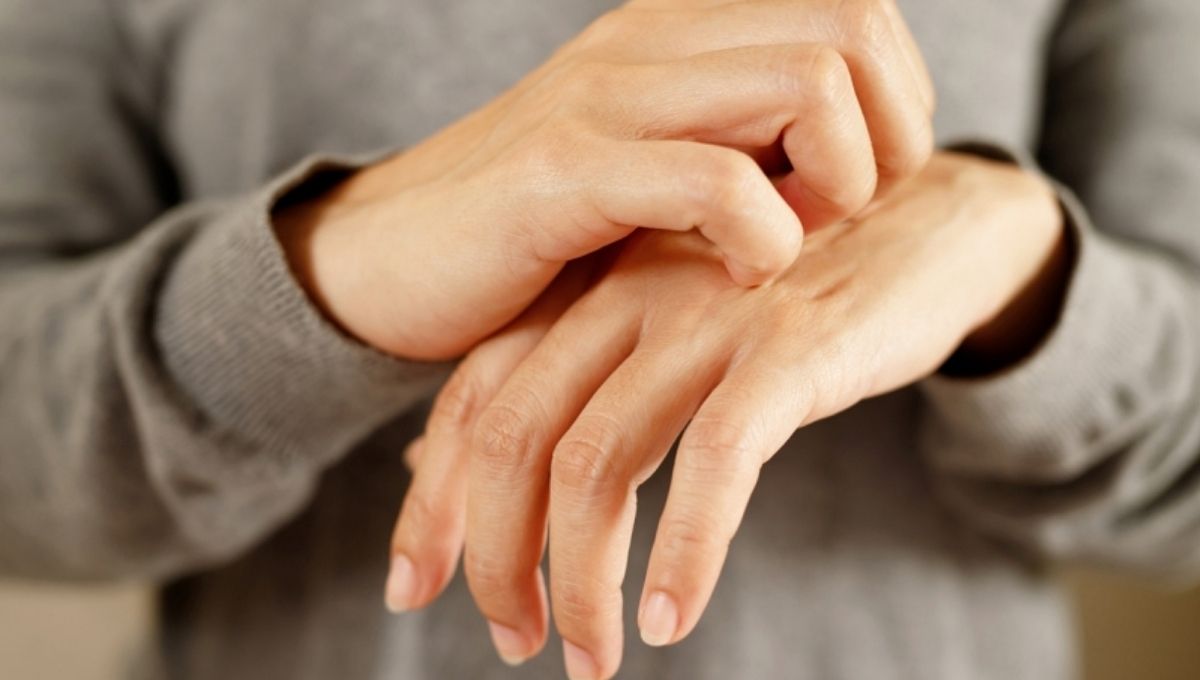 Meditation and Rituals to Enhance the Spiritual Message of Right Palm Itching