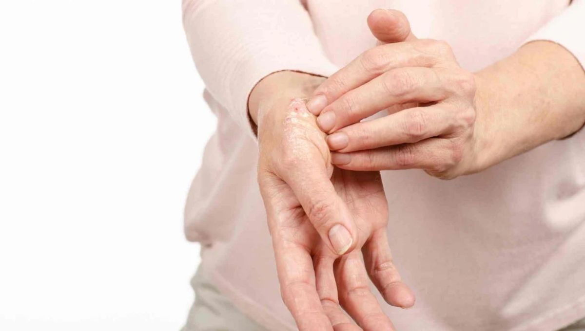 Right Hand Itching Spiritual Meaning