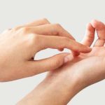 Right Palm Itching Spiritual Meaning