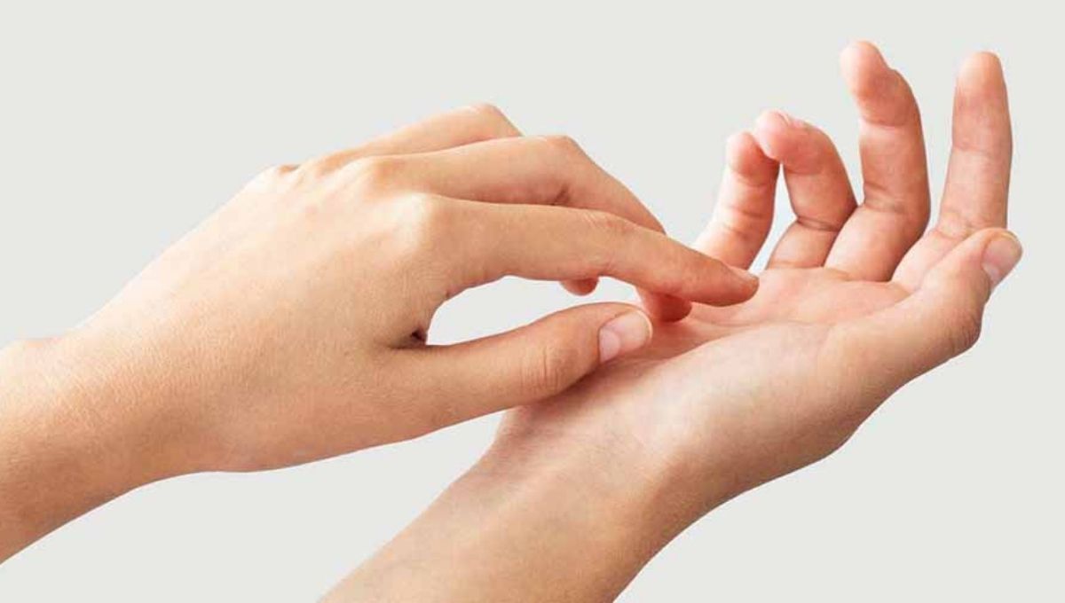 Right Palm Itching Spiritual Meaning